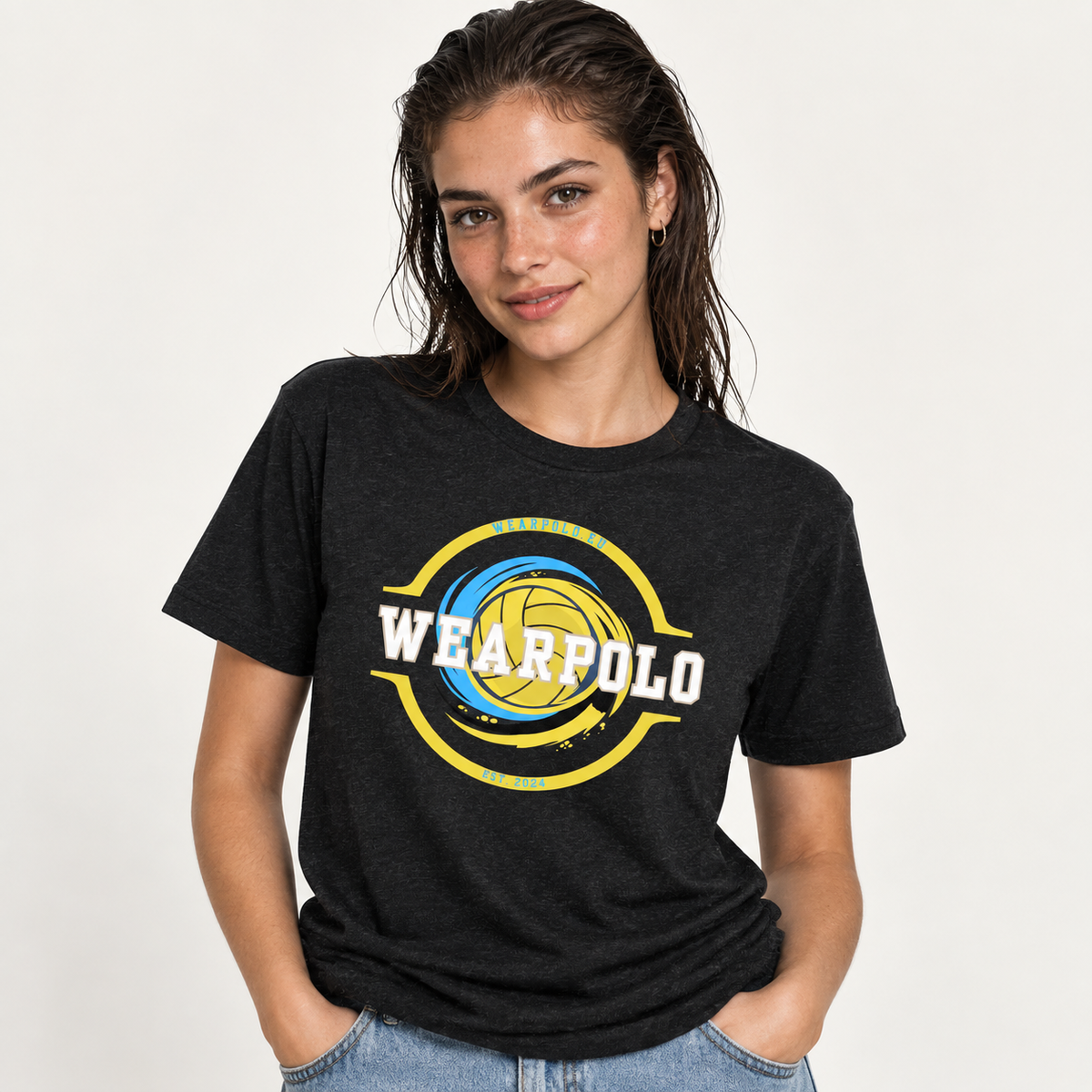Camiseta Logo Oficial Wearpolo negra - con modelo